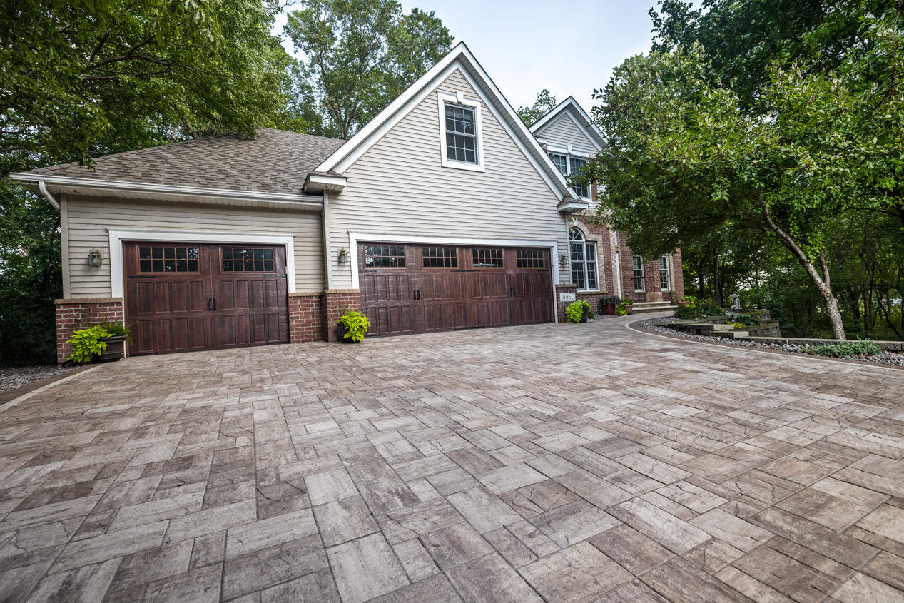 Concrete Pavers Create Stunning And Functional Driveways 2023 CMC Landscape Kanabec Trail 4