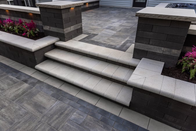 Grand CREST<sup>™</sup> COPING PAVERS