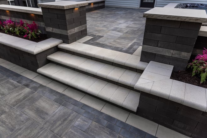 Grand CREST<sup>™</sup> COPING PAVERS