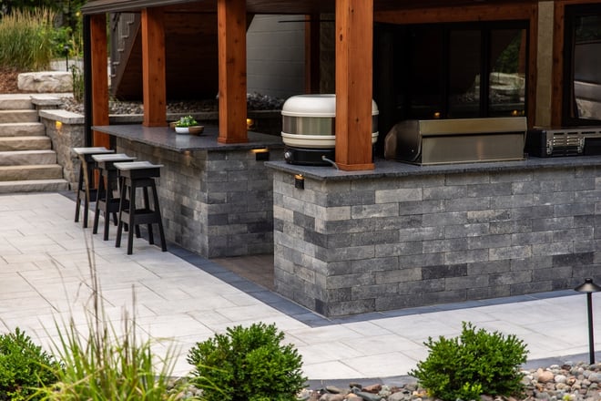 Smooth and Tumbled SUMMIT STONE<sup>®</sup> LANDSCAPE UNITS