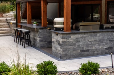 Smooth and Tumbled SUMMIT STONE<sup>®</sup> LANDSCAPE UNITS